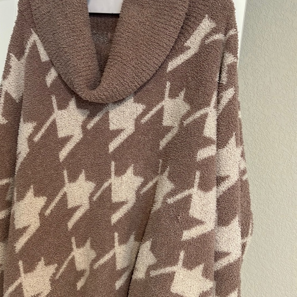Barefoot Dreams Sweater. Size L